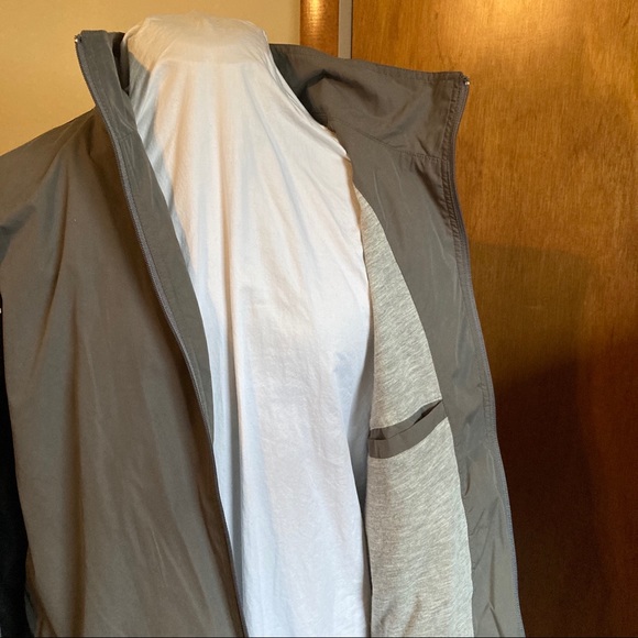 Reebok Lined Windbreaker Jacket Unisex Gray Black - Picture 3 of 13